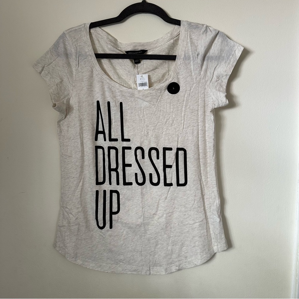 Banana republic graphic Tee *NWT*